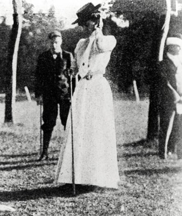margaret-abbott-gold-medal-1900-golf